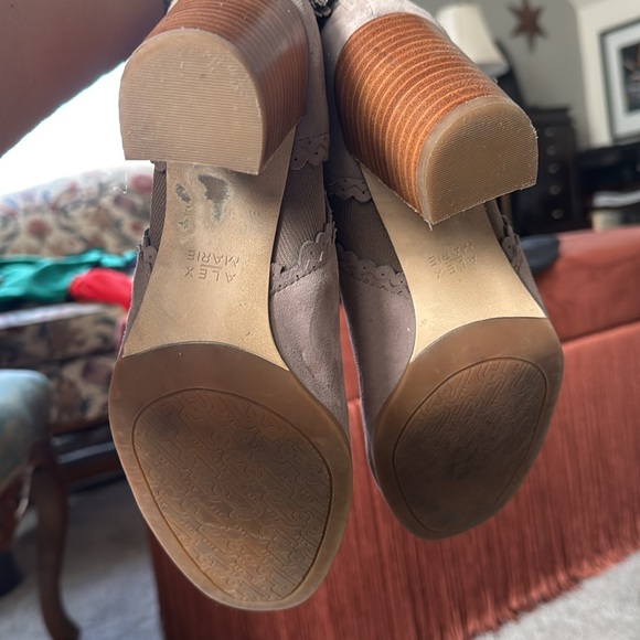 Booties - Picture 5 of 5